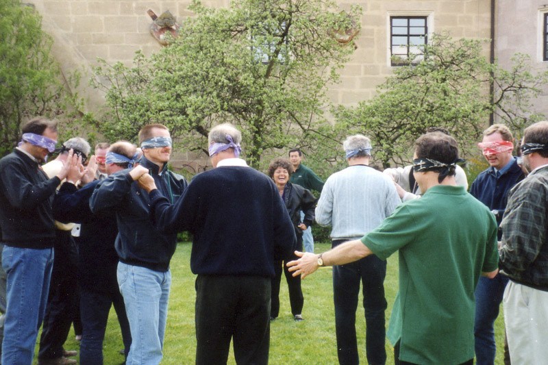 RetreatForward-TeamBuilding-opt